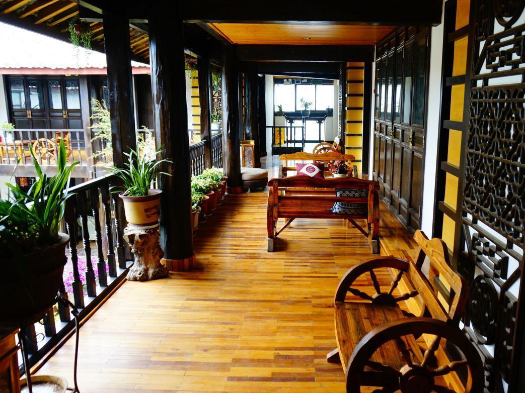 Lijiang Wangjia Courtyard Inn Екстериор снимка