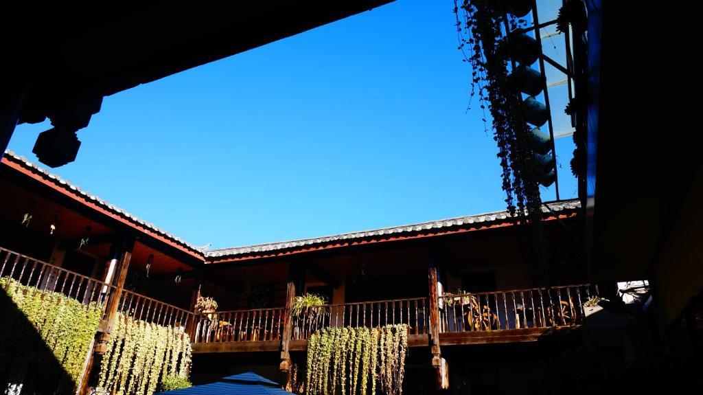 Lijiang Wangjia Courtyard Inn Екстериор снимка